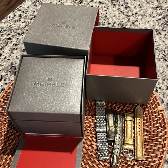 Michelle watch worn a few times in excellent condition . NEEDS NEW BATTERY - Picture 6 of 9